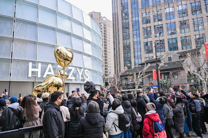 “중국인들이 너무 좋아해요”...상하이서 명품 취급 받는 캐쥬얼 브랜드