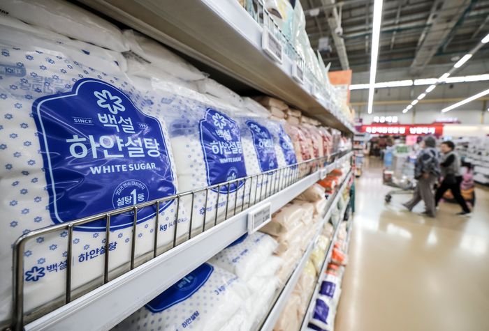 단맛의 대가?…설탕 부담금, 달콤한 명분 뒤 쓴 청구서 [기자수첩-유통]