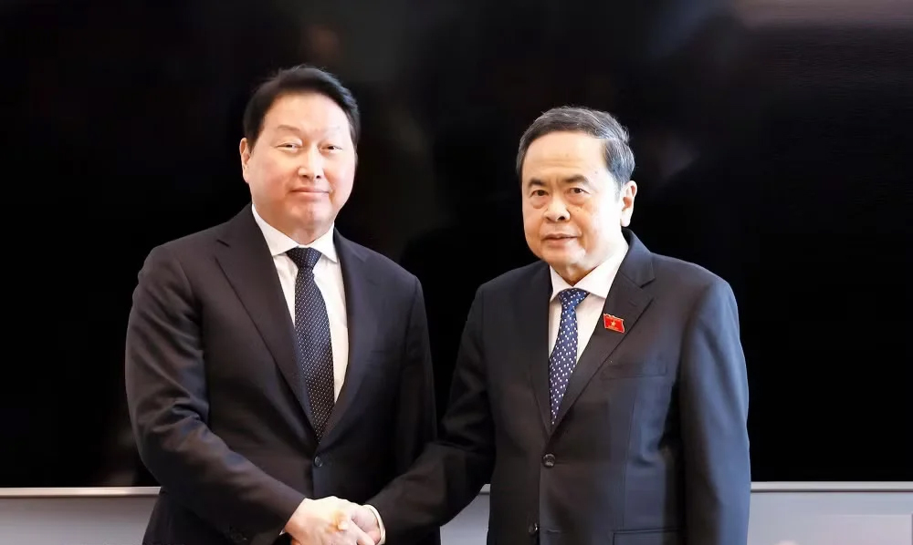 SK 그룹 회장 대형 인공지능 데이터 센터 건립 제안